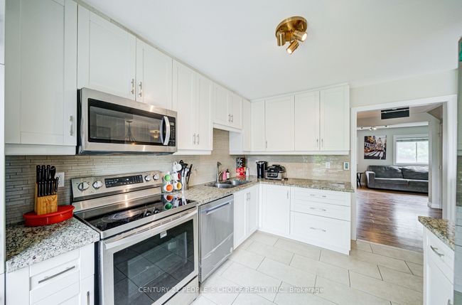 83 Corey Cir, Condo with 3 bedrooms, 3 bathrooms and 1 parking in Georgetown ON | Image 13
