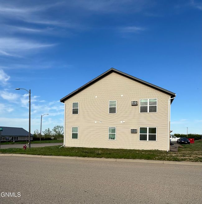 202206 10 Th Ave Se, Home with 24 bedrooms, 16 bathrooms and null parking in Crosby ND | Image 24