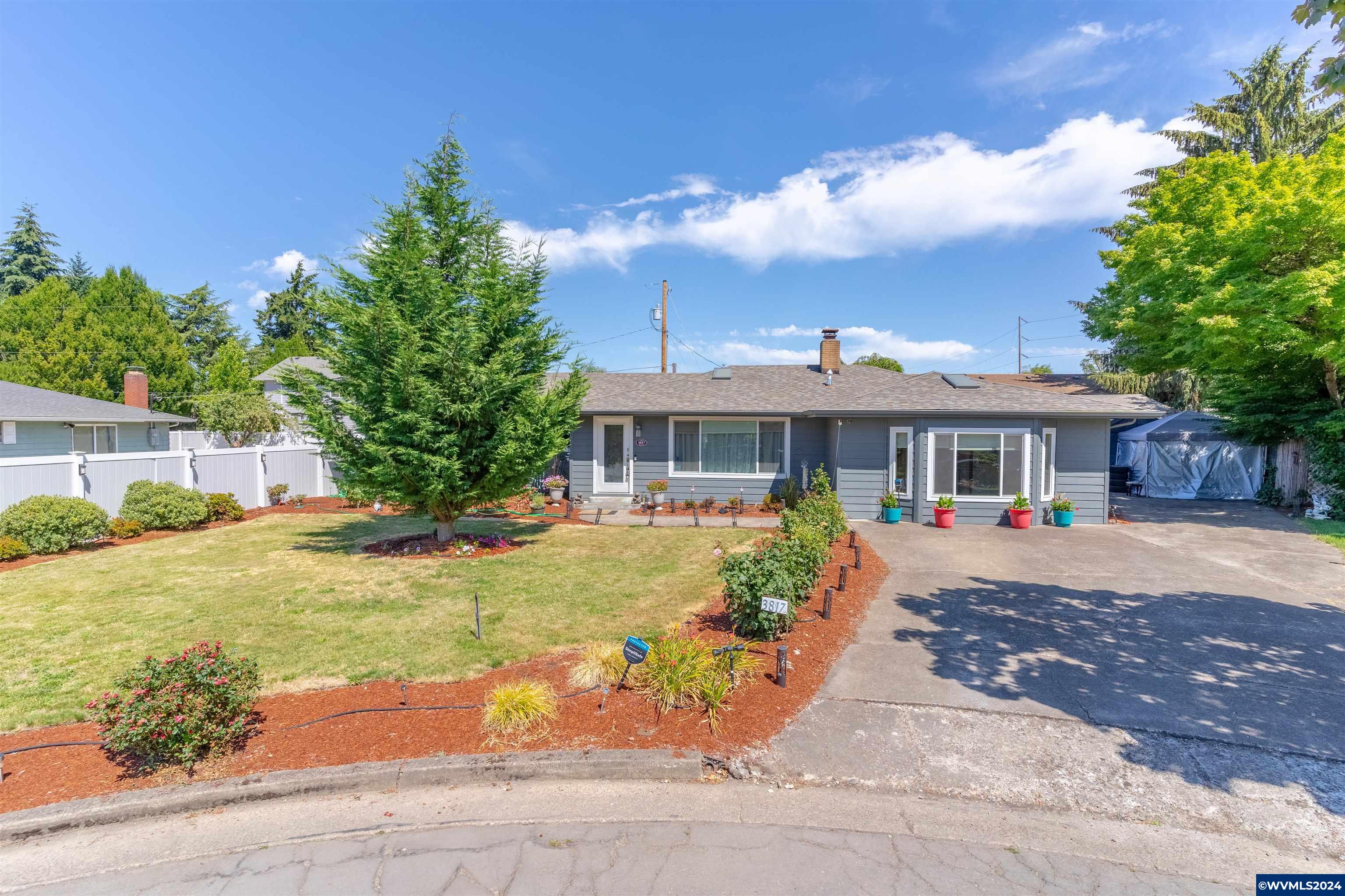 Pine St, Albany, OR 97322