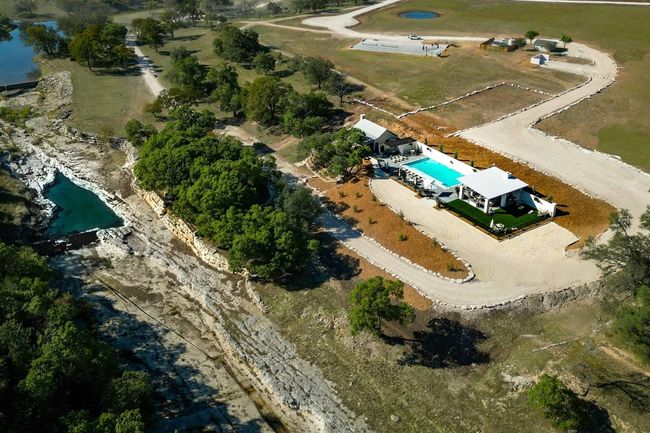556 Cliff View Loop, Home with 6 bedrooms, 7 bathrooms and null parking in Harper TX | Image 83