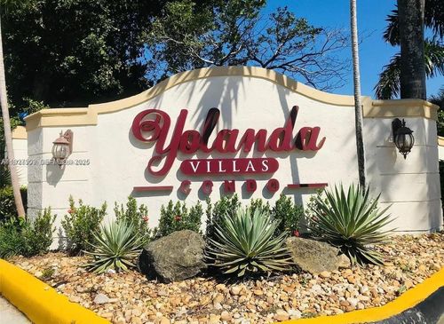 apt-214e-4550 Nw 9th St, Miami, FL, 33126-2382 | Card Image