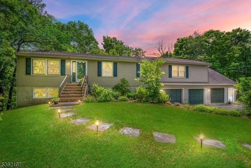 2 Acorn Dr, Highland Lakes, NJ, 07422-1110 | Card Image