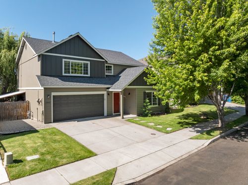2944 Sw Deschutes Dr, Redmond, OR, 97756-7094 | Card Image