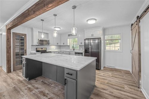 6108 Carter St, Lula, GA, 30554-2836 | Card Image