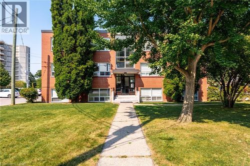 208-37 Mericourt Rd, Hamilton, ON, L8S2N5 | Card Image