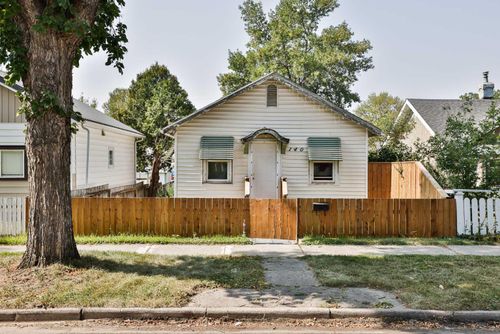 140 20 Street N, Lethbridge, AB, T1H3M5 | Card Image