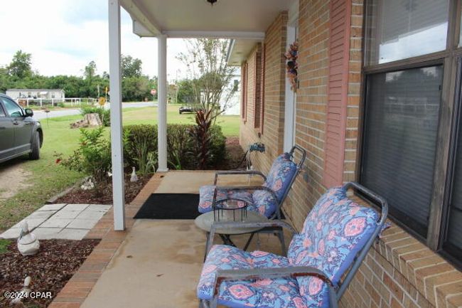 25676 Ne Evans St, House other with 3 bedrooms, 2 bathrooms and null parking in Altha FL | Image 17