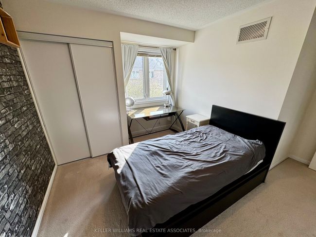 1058 Farmstead Dr, House other with 3 bedrooms, 3 bathrooms and 1 parking in Milton ON | Image 17
