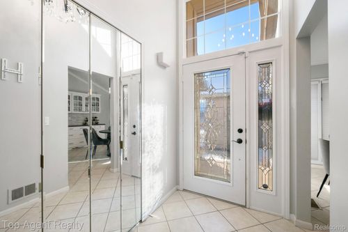 13359 Lillian Ln, Sterling Heights, MI, 48313-2641 | Card Image