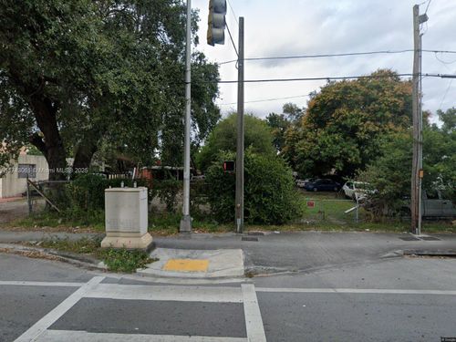 2915 Nw 46th St, Miami, FL, 33142-4425 | Card Image