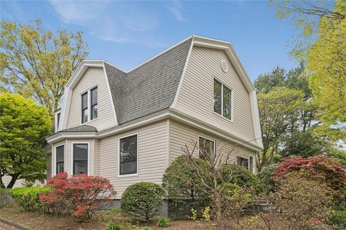 21 Mackey Ave, Port Washington, NY, 11050-3612 | Card Image