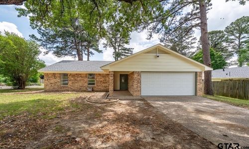 1602 Bowie Cir, Tyler, TX, 75701-6830 | Card Image