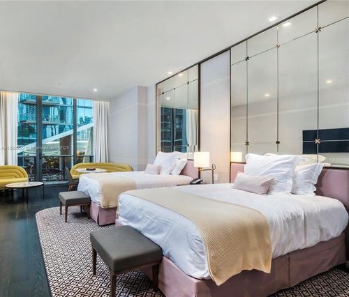 712-801 S Miami Ave, Miami, FL, 33130-4523 | Card Image