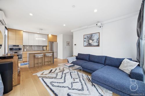 pha-20-48 Steinway St, Astoria, NY, 11105-1637 | Card Image