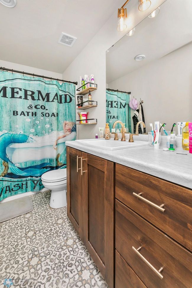 Lower Level Bathroom | Image 38