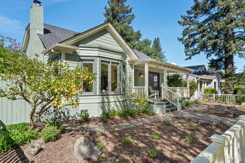 915 St Helena Ave, Santa Rosa, CA, 95404-3618 | Card Image