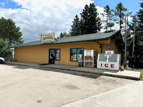 1002 3rd St Ne, Roseau, MN, 56751-1228 | Card Image