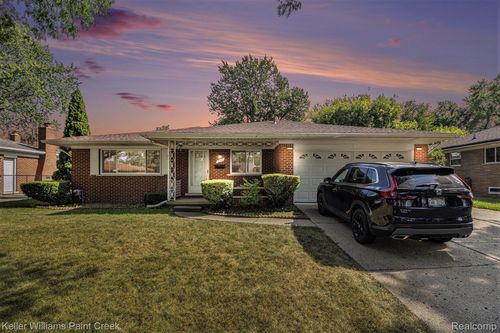8160 Busch, Center Line, MI, 48015-1579 | Card Image