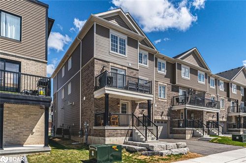 48 Hay Lane, Barrie, ON, L9J0T8 | Card Image