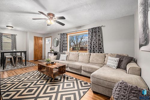 3112 S 5th Ave Avenue, Sioux Falls, SD, 57105 | Card Image