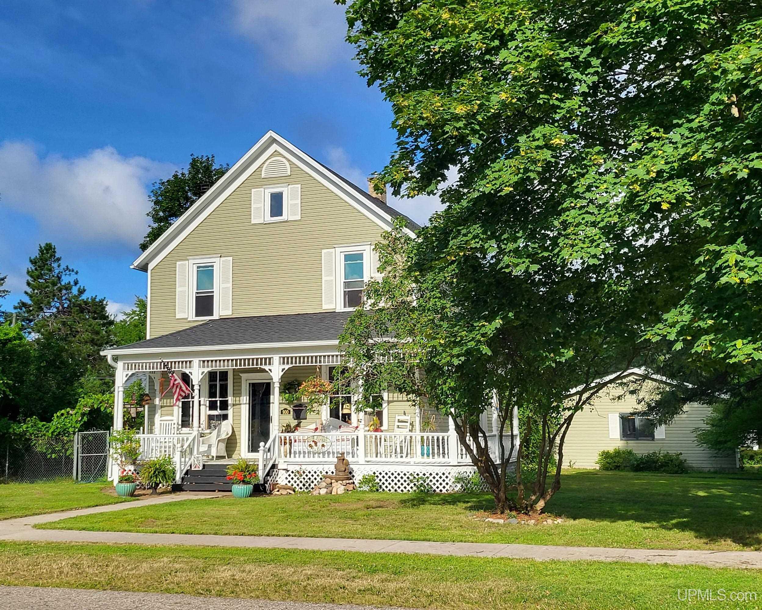 Stockbridge Ave, Iron Mountain, MI 49801