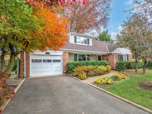 41 S 4th St, Locust Valley, NY, 11560-2104 | Card Image