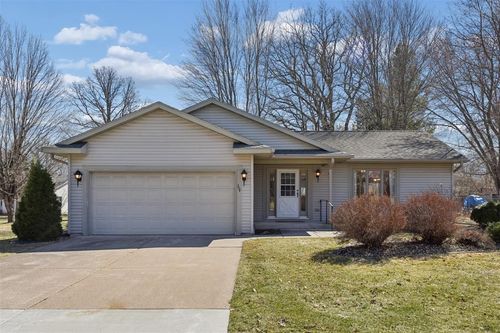 304 Spruce Dr, Woodville, WI, 54028-9540 | Card Image