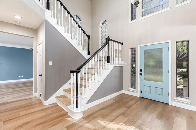 High ceilings greet you as you enter the home! | Image 5