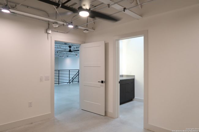 APT-306 - 215 Coca Cola Pl, Condo with 4 bedrooms, 2 bathrooms and null parking in San Antonio TX | Image 26