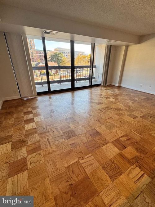 apt-104-3800 Fairfax Dr, ARLINGTON, VA, 22203-1758 | Card Image