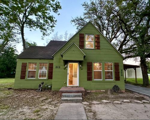 1-212 W Hunnicutt St, Baytown, TX, 77520-4615 | Card Image