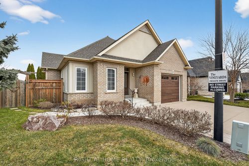 2 Seyval Pl, Niagara on the Lake, ON, L0S1J0 | Card Image