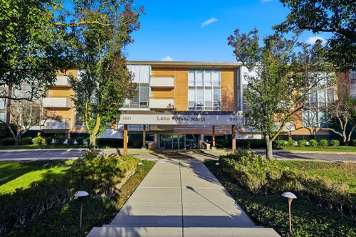 221-1301 Western Ave, Lake Forest, IL, 60045-1284 | Card Image