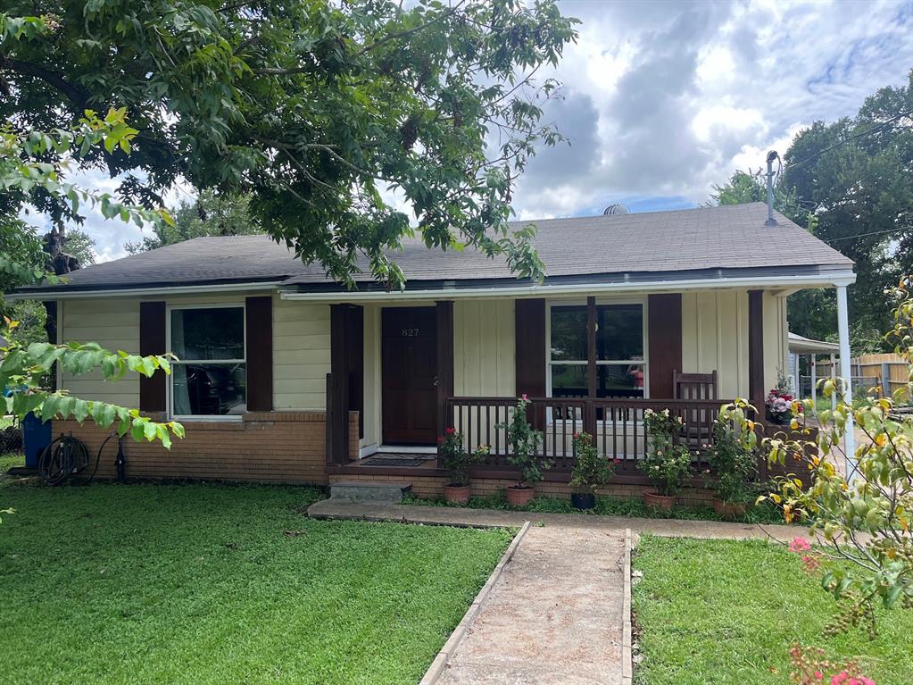 Duke St, Navasota, TX 77868