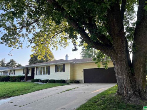 716 Meadow Ln, Storm Lake, IA, 50588-2705 | Card Image