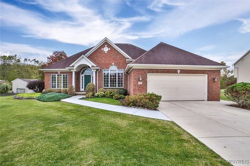 1372 Majestic Woods Drive, Grand Island, NY, 14072 | Card Image