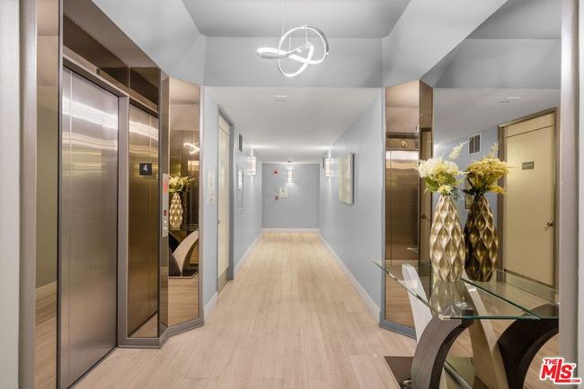 UNIT-406 - 318 N Maple Dr, Condo with 2 bedrooms, 3 bathrooms and 2 parking in Beverly Hills CA | Image 31