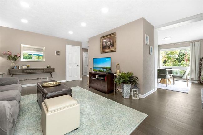 Living Room/Dining Area | Image 10