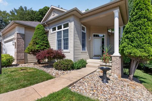 3025 S Wood Dale Dr, Jackson, MI, 49203-3768 | Card Image
