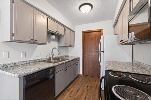 2841 67th Ln N, Brooklyn Center, MN, 55430-1712 | Card Image