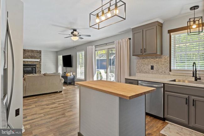 265 Lakeview Dr, House other with 4 bedrooms, 4 bathrooms and null parking in Spring Grove PA | Image 18