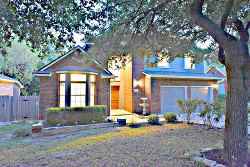 1933 Chasewood Dr, Austin, TX, 78727-6373 | Card Image