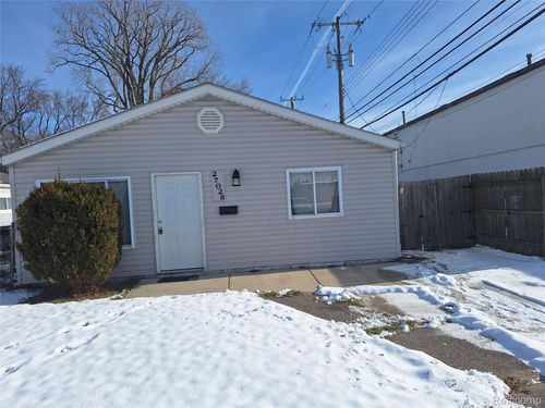 27028 Dartmouth St, Madison Heights, MI, 48071-3236 | Card Image