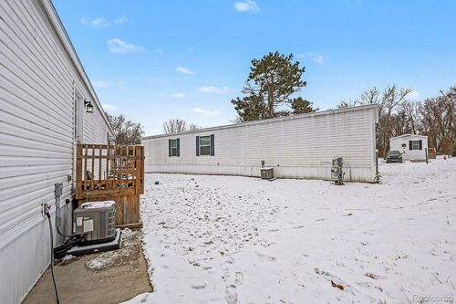 425 Elm Ct, Oakland, MI, 48363-1317 | Card Image