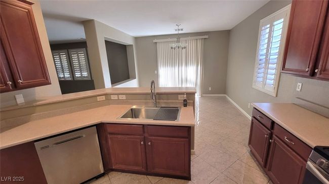583 Siciliano St, House other with 3 bedrooms, 3 bathrooms and null parking in Las Vegas NV | Image 4