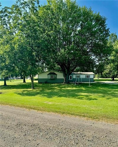 303 Olive Street, House other with 3 bedrooms, 2 bathrooms and null parking in West Mineral KS | Image 2