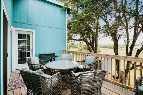88 Bay St, Port O Connor, TX, 77982-2048 | Card Image