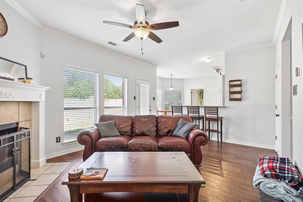 Shore Breeze Ct, Arlington, TX 76016