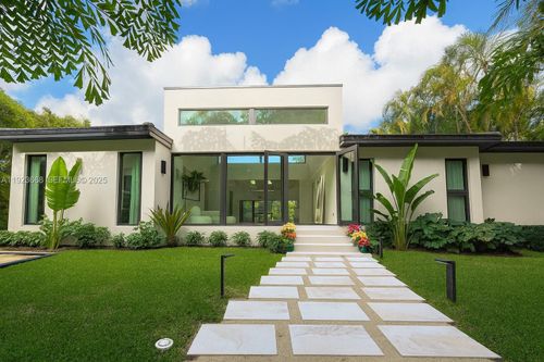 7425 Belle Meade Blvd, Miami, FL, 33138-5245 | Card Image