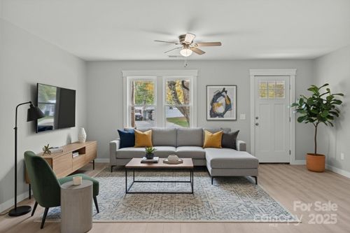 816 Miller St, Gastonia, NC, 28052-5358 | Card Image